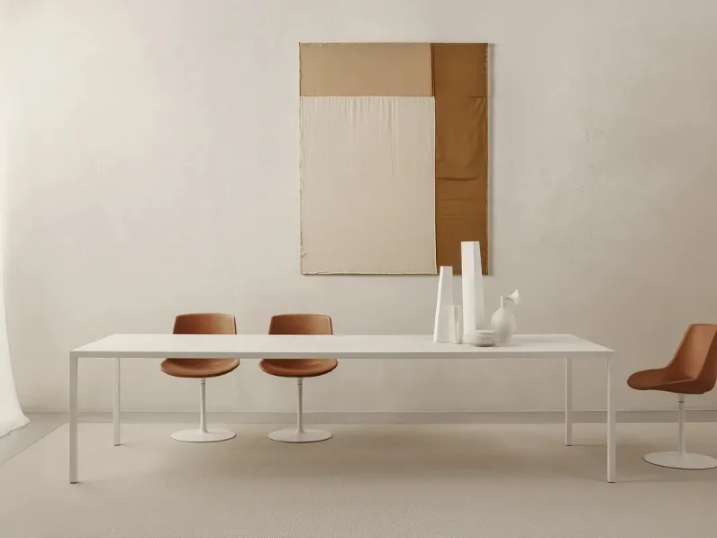 Tavolo Tense Material Stone di MDF Italia