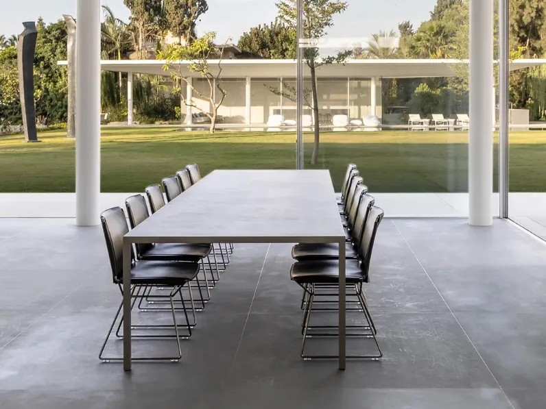 Tavolo Tense Material Stone di MDF Italia