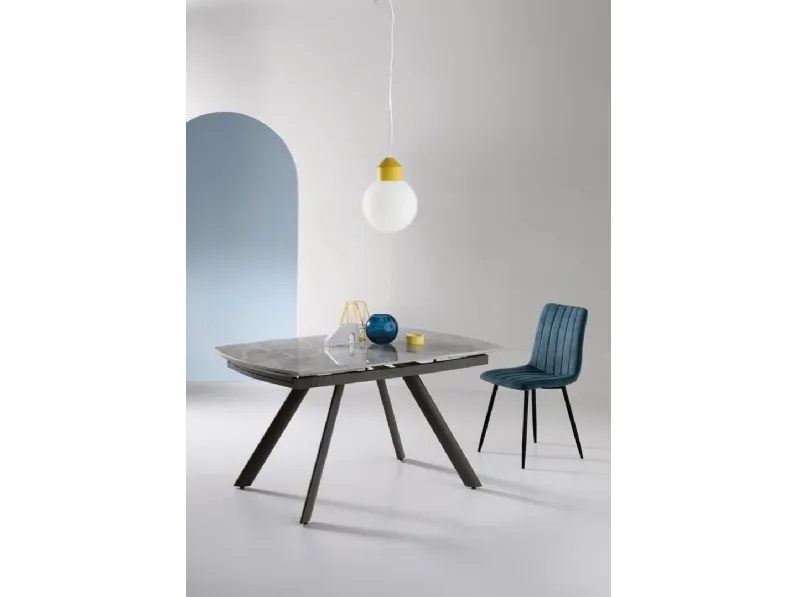 Tavolo allungabile Terence in pietra sinterizzata effetto marmo di Ikone Casa