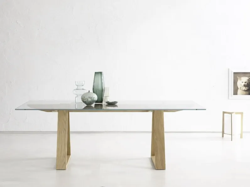 Tavolo con piano in vetro e gambe in legno Tokyo di Alta Corte