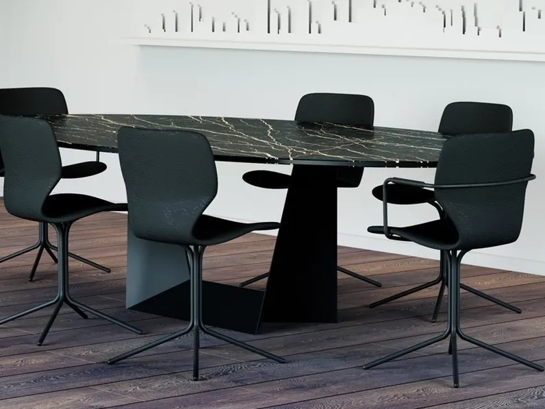 Tavolo ovale con top in ceramica e base in acciaio verniciato Trophy-OV di Domitalia