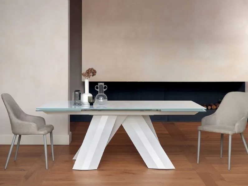 Tavolo allungabile Twist con piano in cristallo di Ingenia