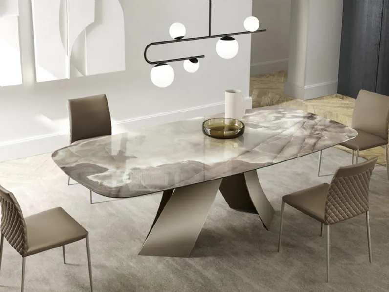 Tavolo Twist con top in ceramica di Eforma