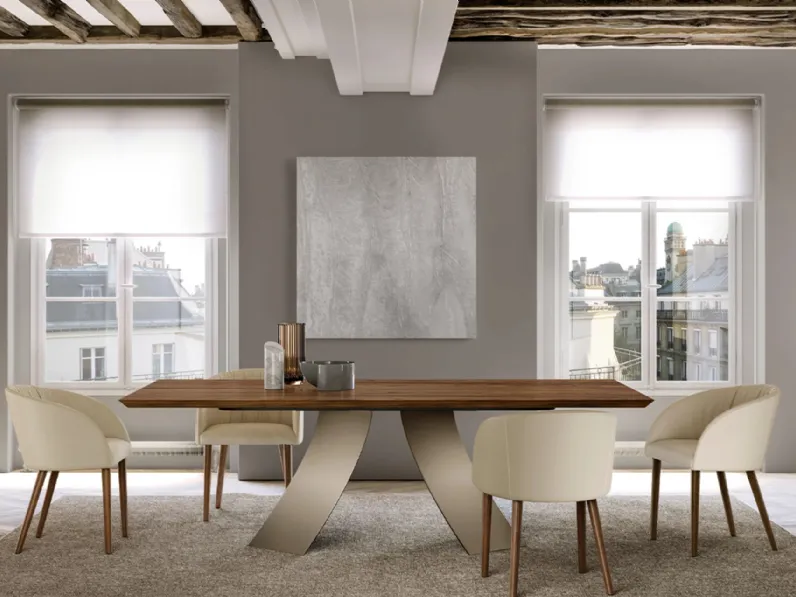 Tavolo Twist con top in legno di Eforma