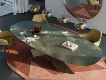 Il Tavolo Tyron Marble di Cattelan Italia è un capolavoro di eleganza e design contemporaneo.