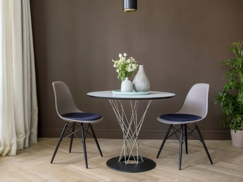 Tavolo rotondo Dining Table di Vitra