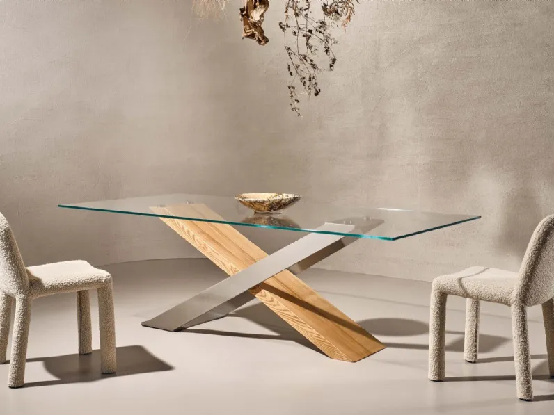 Tavolo X in cristallo extrachiaro con base in metallo e legno secolare di Nature Design