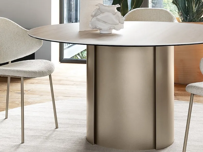 Tavolo rotondo Yoroi in ceramica di Calligaris