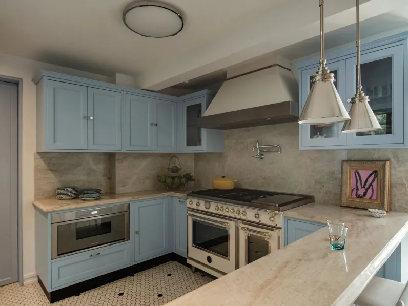 Cucina Classica in legno laccato Artis con penisola di Marchi