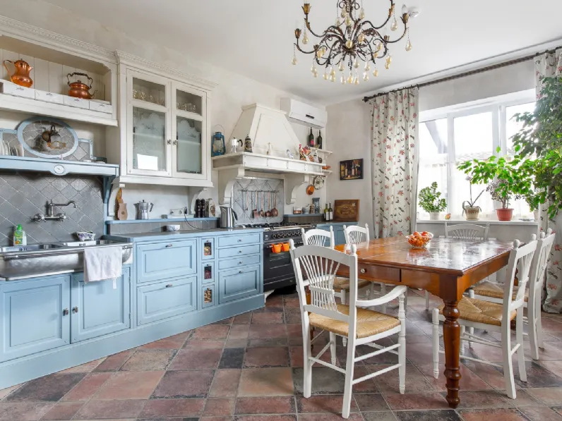 Cucina Classica lineare Dhialma in legno laccato di Marchi