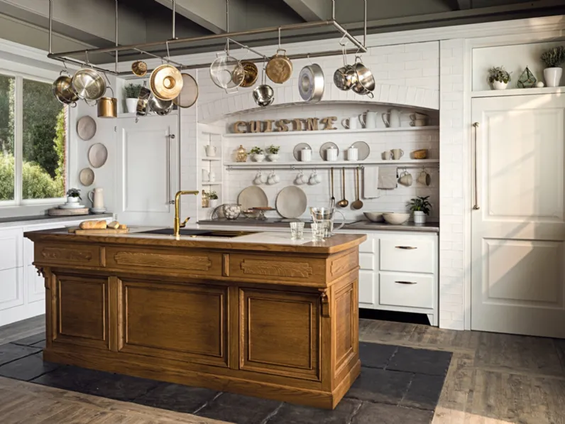 Cucina Classica con isola in legno, ceramica e acciaio Essenza di Marchi