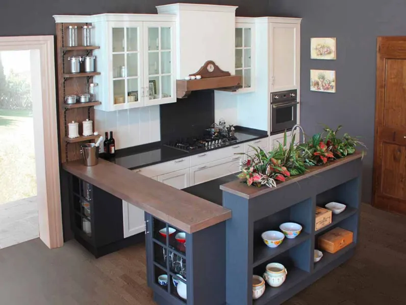 Cucina Classica Line con penisola di Le Cucine dei Mastri