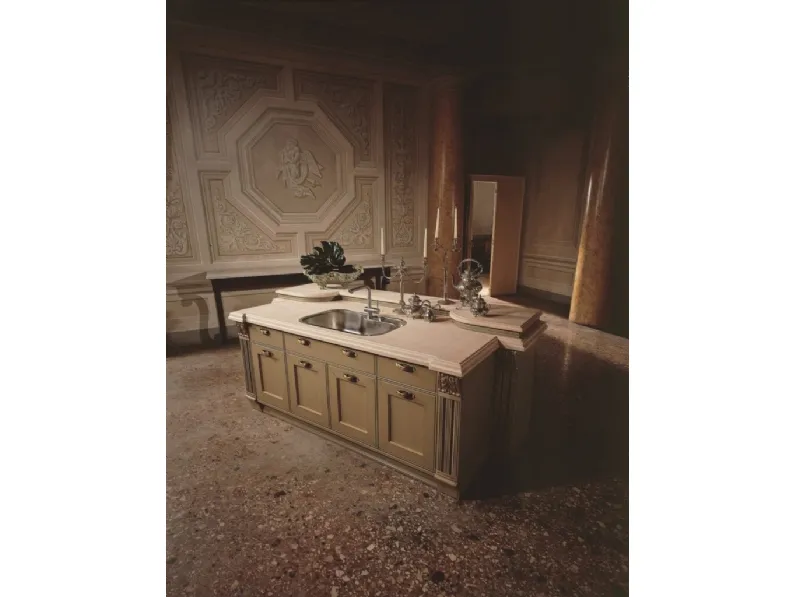 Cucina Classica Opera con isola di Aster Cucine