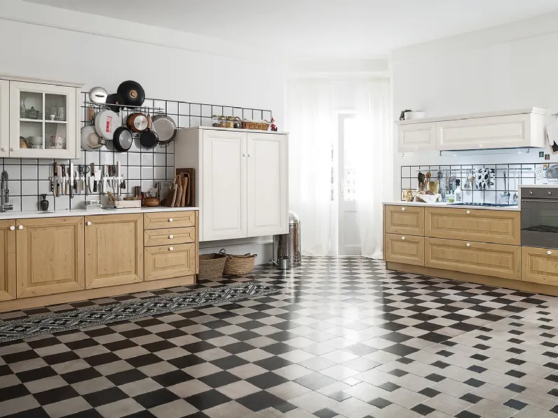 Cucina Classica ad angolo Pavese 04 in Rovere Naturale e Frassino laccato Bianco di Veneta Cucine