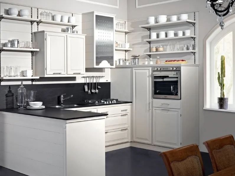 Cucina Classica Store in laccato Bianco con penisola di Le Cucine dei Mastri