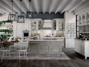 La cucina classica Virginia 02 di Stosa, realizzata in frassino, offre eleganza e funzionalità per o