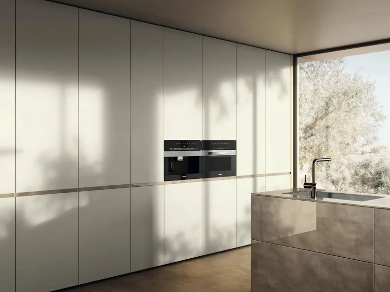 Cucina Design con isola 36e8 Cut Project 2821 di Lago