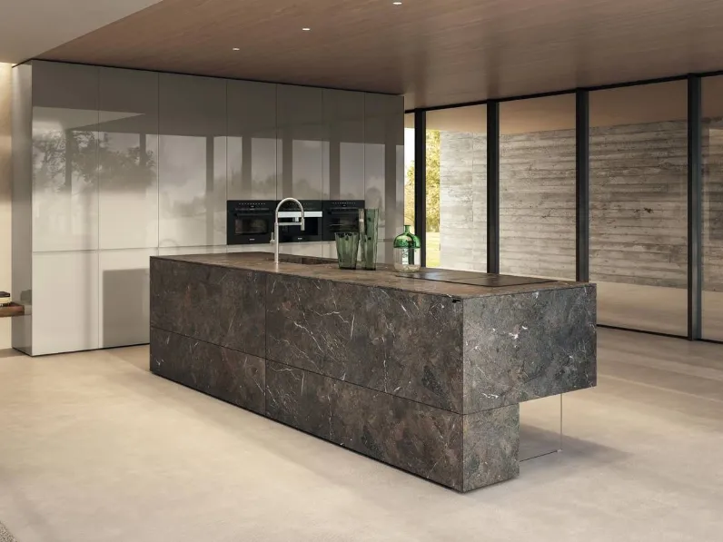 Cucina Design con isola 36e8 Cut Project 2822 di Lago