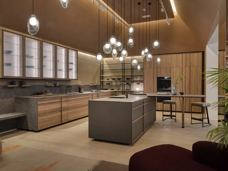 Cucina Design Archigraphica in Noce e top in Granito di Valcucine