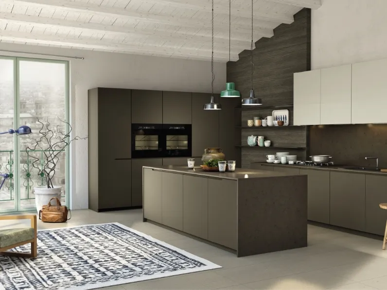 Cucina Design con isola Arena in laccato di Maistri