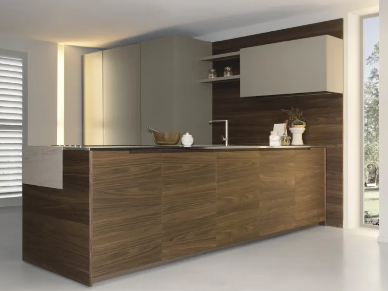 Cucina Design con penisola Arena in legno di Maistri