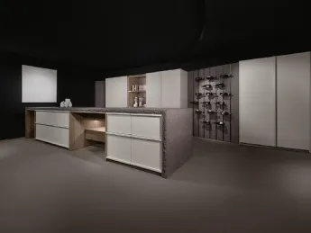 Cucina Design Arena Mass + K table con penisola, un capolavoro di Maistri.