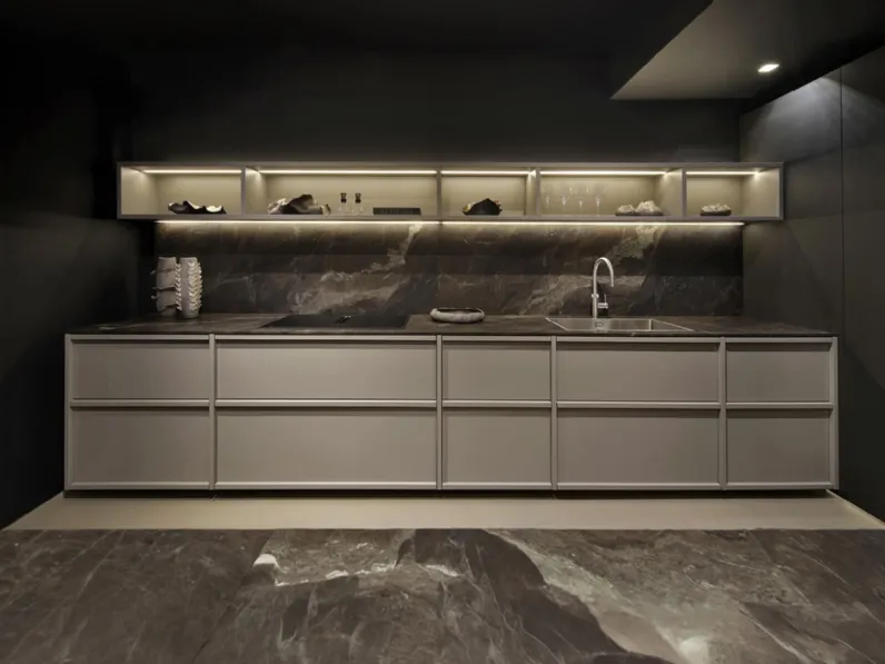 Cucina Design lineare Arena Mass in laccato di Maistri