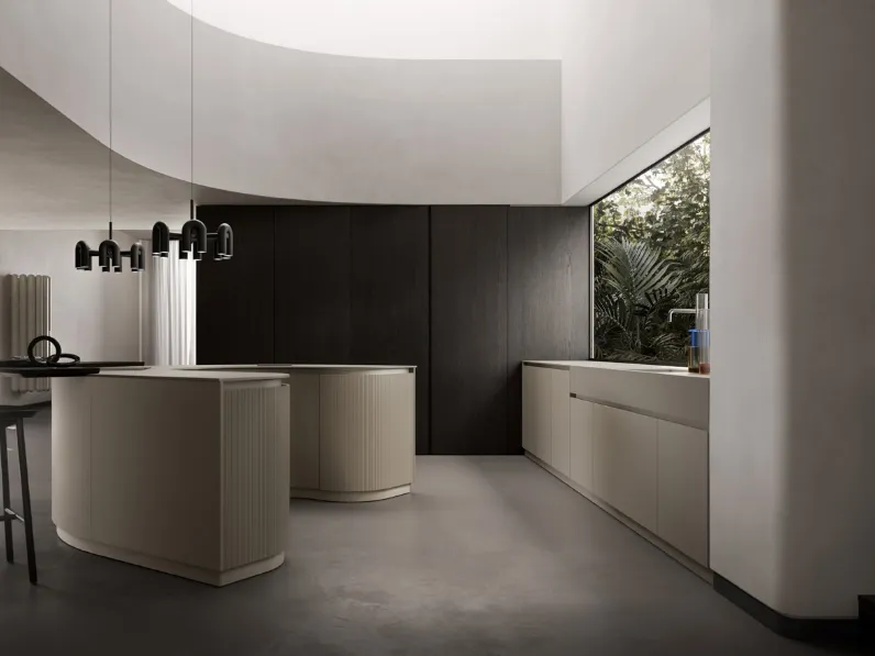 Cucina Design con isola curva Arkè Shape 01 di Pedini