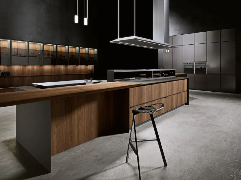 Cucina Design con isola in impiallacciato Noce Canaletto e laccato ossidato Piombo AkB 08 02 di Arrital