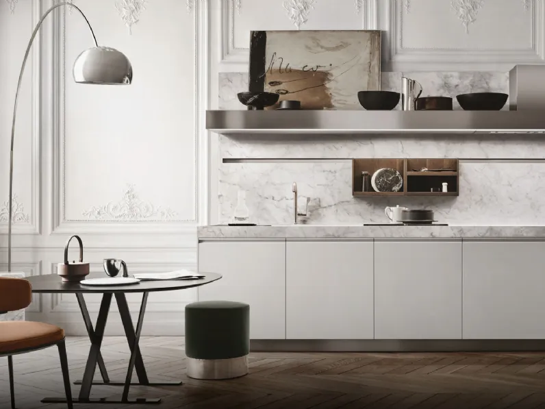 Cucina Design lineare Beta in laccato Bianco e marmo di Arclinea