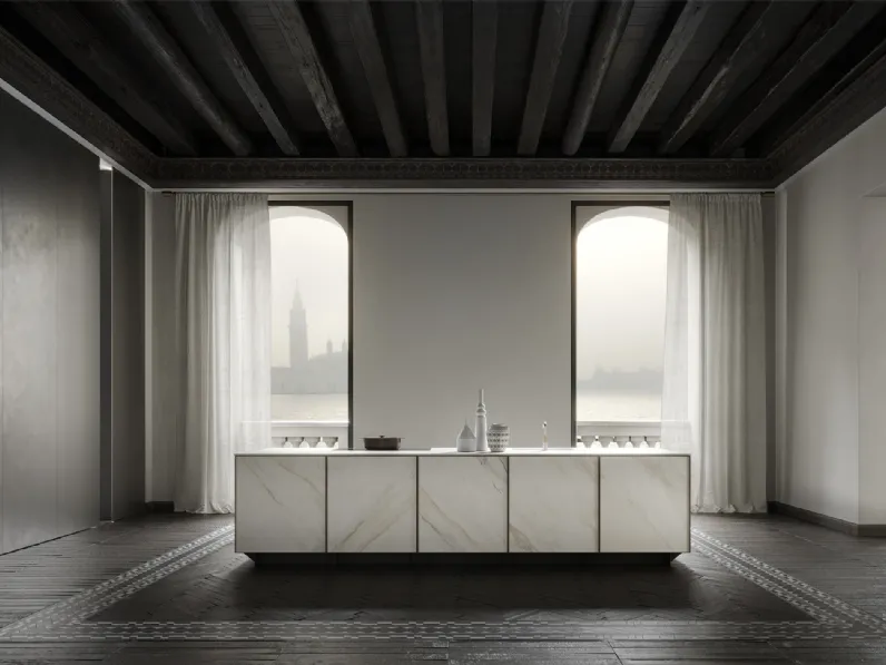Cucina Design a isola in marmo con profili in noce Frame Lab di Modulnova