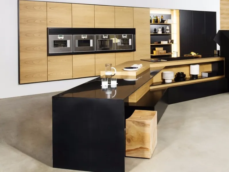 Cucina design in legno con isola angolare FX Carbon di TM Italia
