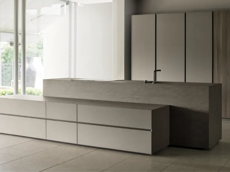 Cucina Design Giza in laccato con isola di Maistri