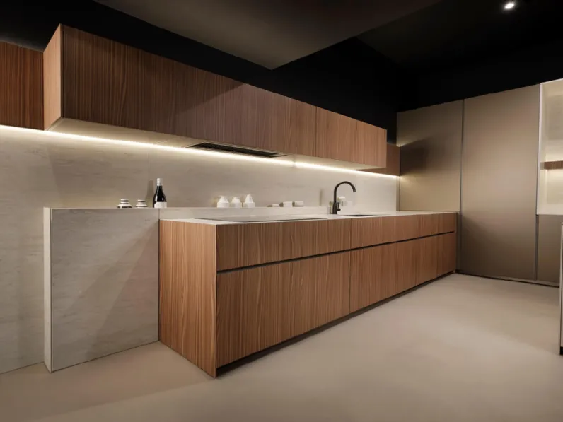 Cucina Design Giza in noce striato di Maistri