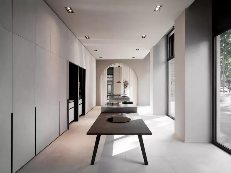 Cucina Design finitura argilla con doppia isola in acciaio @Home di Elmar