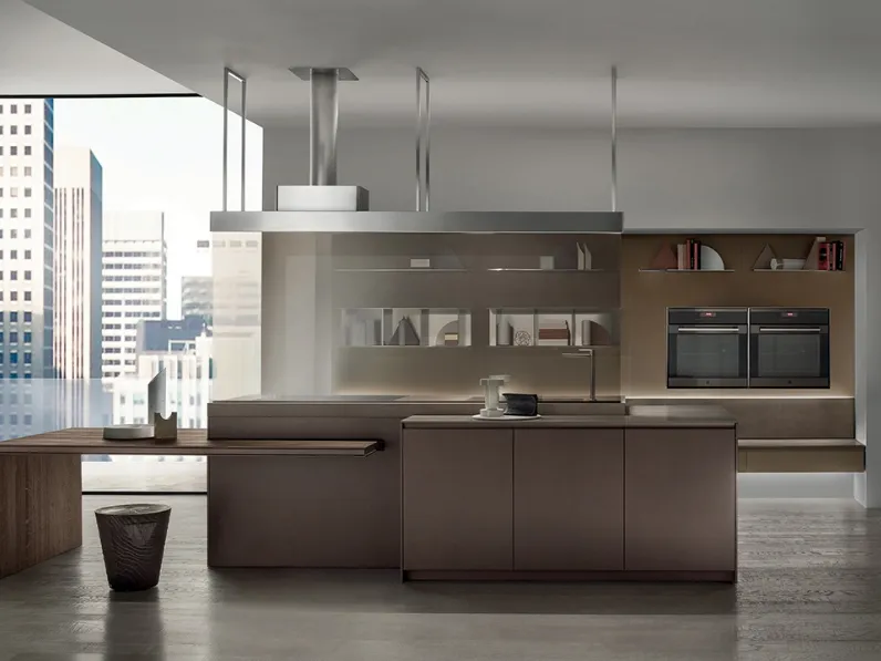 Cucina Design con isola Icon 01 in laccato effetto metallo umber di Ernestomeda