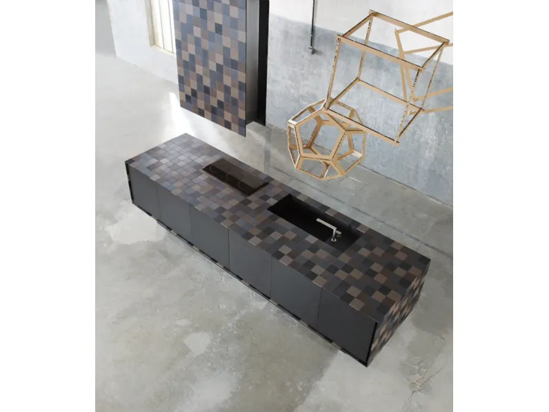 Cucina Design a isola Eco in Paperstone con top e fianchi a scacchiera di Key Cucine