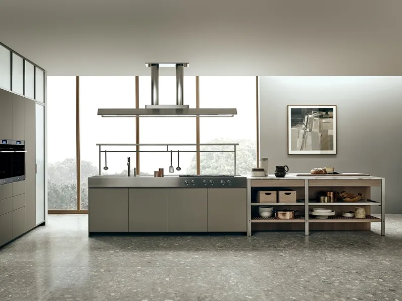 Cucina Design con isola KLab 01 in laccato Zero Gloss Limo di Ernestomeda