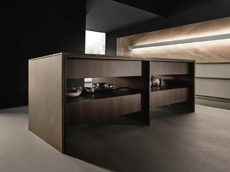 Cucina Design con isola KTable in legno di rovere e pietra di Maistri