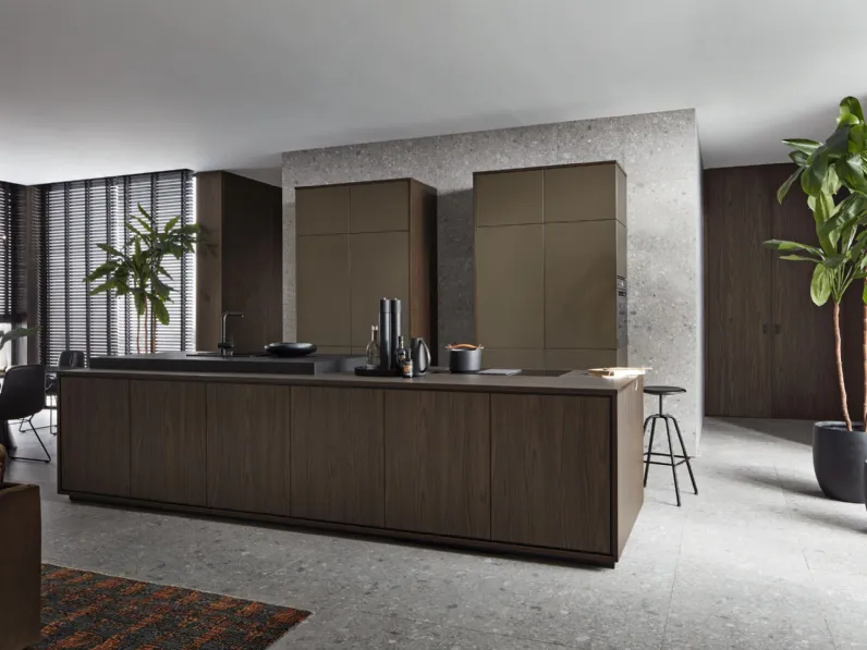 Cucina Design Neo Pure e Neo Leaf 02 in Noce Marone e Metal Bronze di Nolte
