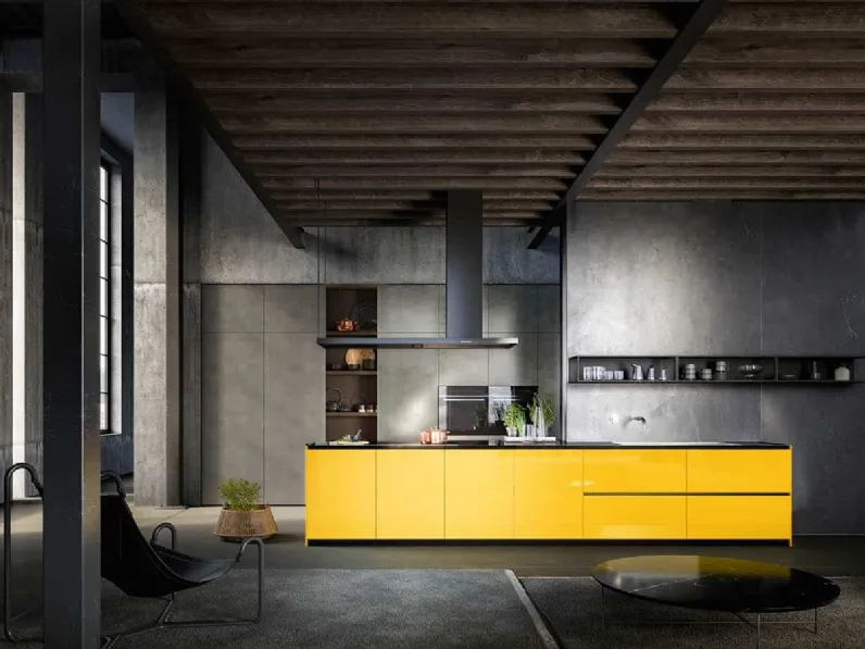 Cucina Design con isola Omicron 13 in laccato lucido giallo zolfo e laccato urban ghisa di Armony