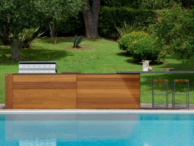 Cucina Design Outdoor a isola in legno di Aster Cucine