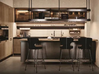 La cucina design Principia è composta dalle colonne della linea Convivium di Arclinea, con ante lisc
