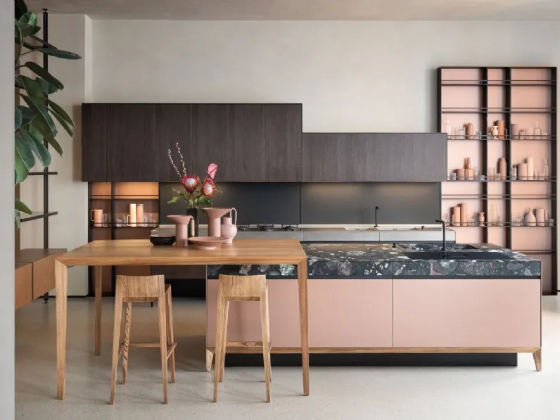 Cucina Design in legno con isola in laccato Sei Project 2 di Euromobil