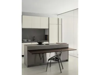 Skin con Wing Table