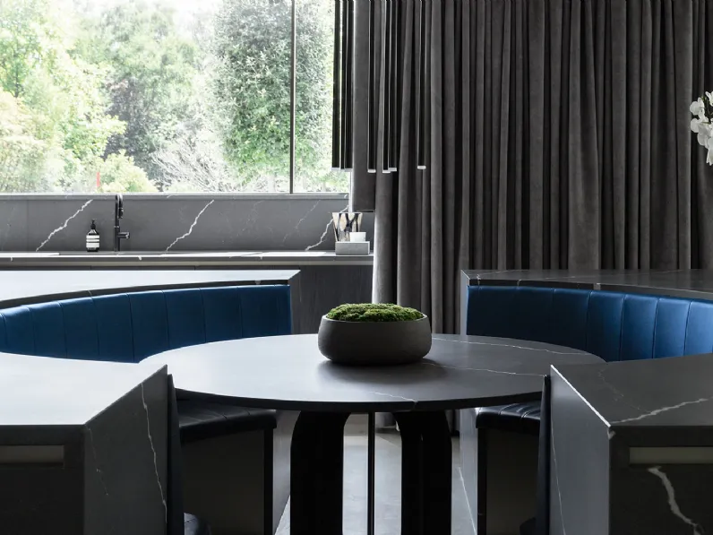 Cucina Design T45 in Rovere e Quarzo di TM Italia