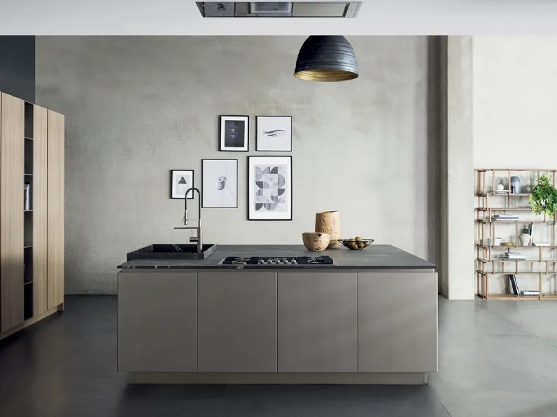 Cucina Design con isola T45 in laccato metallico di TM Italia