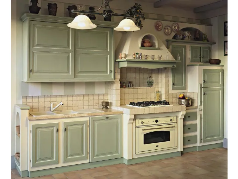 Cucina lineare in Muratura Mastro Leone in legno finitura Verde Antico con bordo Panna di Le Cucine dei Mastri