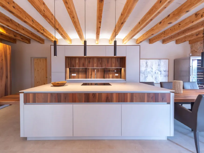 Cucina Moderna con isola All- Around D23 Noce e Grigio di Doimo Cucine