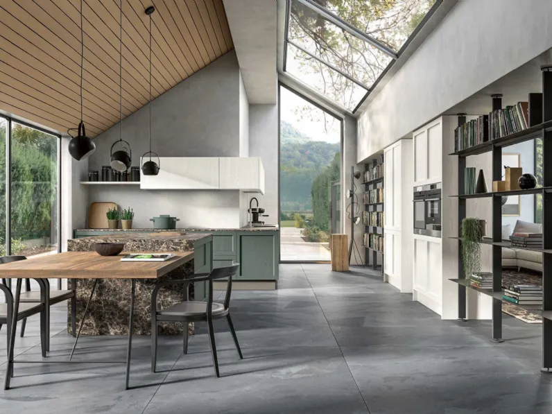 Cucina Moderna con isola Class 07 in legno con basi finitura laccate Verde lago e colonne laccate Bianco calce di GM Cucine